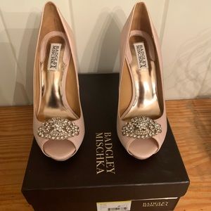 Badgley miscka pale pink jeweled High heels